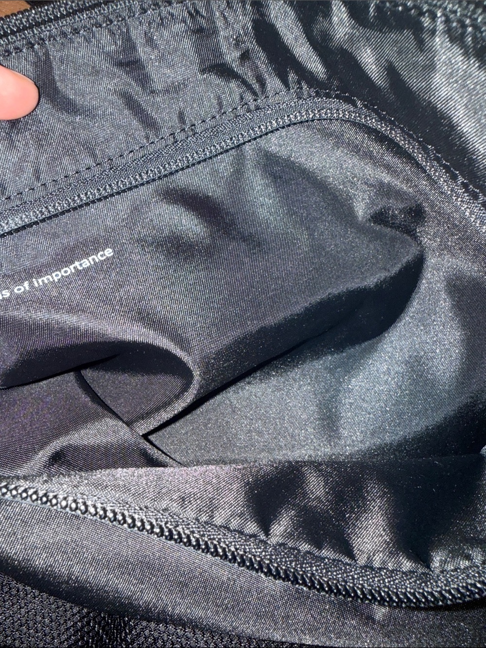 Lululemon Large Slouchy Sling Bag 13L - Picture 5 of 16